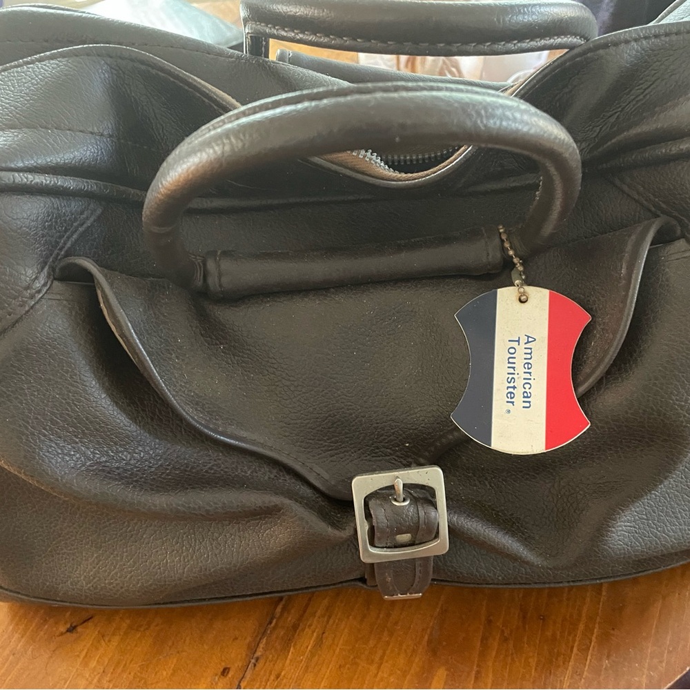 Vintage American Tourister “weekend” bag.